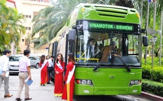 Nhà nước định giá khởi điểm Vinamotor là hơn 1250 tỉ đồng - Ảnh: xe buýt, sản phẩm của Vinamotor; ảnh TL