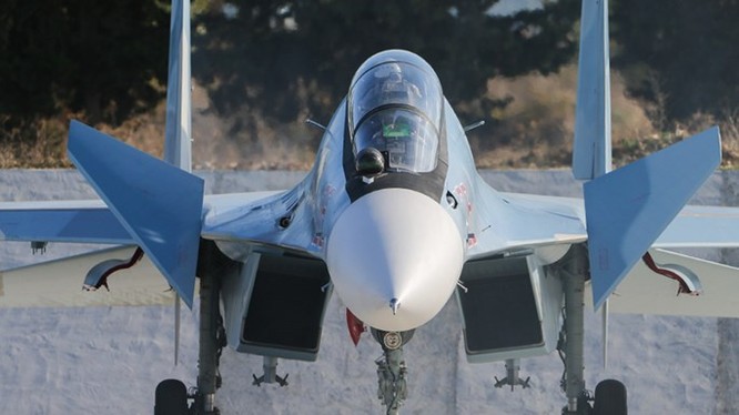Su-30SM của Nga tại căn cứ ở Latakia, Syria - Ảnh: Bộ Quốc phòng Nga
