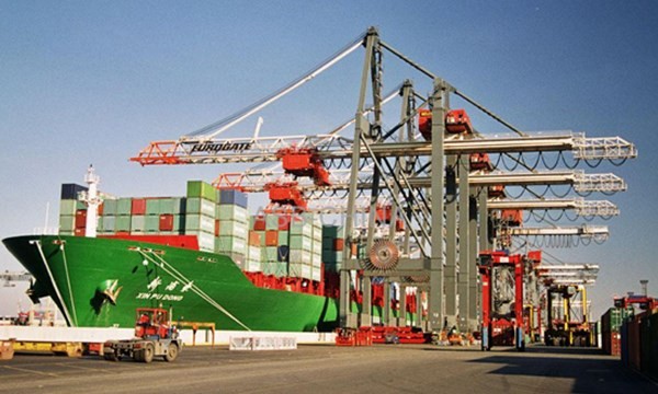 Nhập khẩu từ Trung Quốc tiếp tục tăng thêm 14%