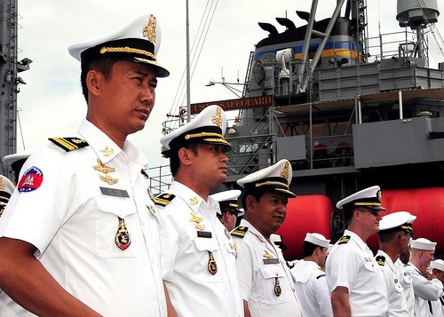 Những sĩ quan thuộc Hải quân Campuchia. Ảnh: navy.mil