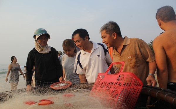 Đà Nẵng mở hàng loạt điểm bán cá sạch từ ngày mai (2.5)