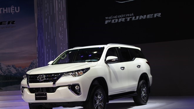 Toyota Fortuner 2.4G 4x2 máy dầu chủ yếu sử dụng làm xe dịch vụ thay vì xe gia đình.