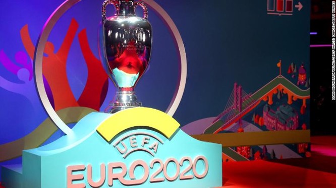 Lễ bốc thăm chia bảng Euro 2020 vừa diễn ra (Ảnh: CNN)