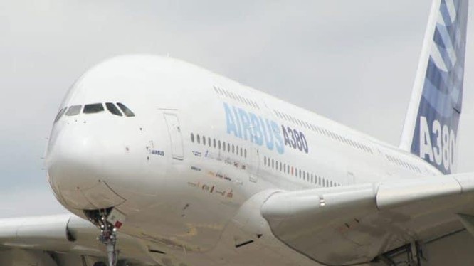 Những chiếc máy bay dân dụng thường được sơn màu trắng (Ảnh: Aircraftcompare)