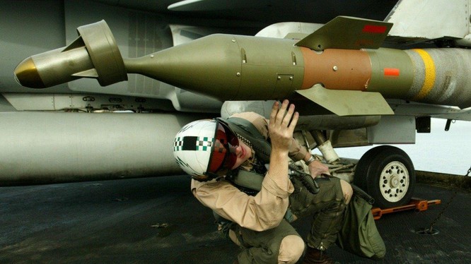 Không quân Mỹ phát triển hệ thống vũ khí laser nhằm đối phó với máy bay không người lái (Ảnh: National Interest)