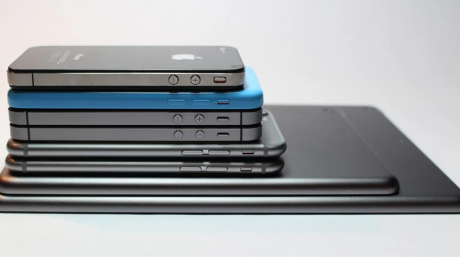 6 lý do cho thấy việc lên đời iPhone mới mỗi năm là tốn kém và lãng phí (Ảnh: Make Use Of)