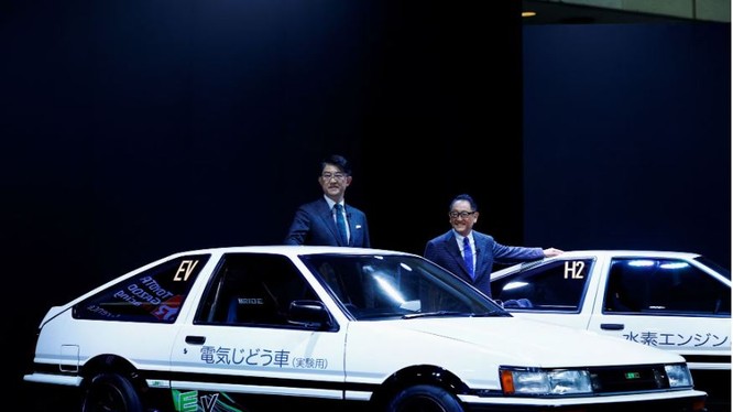 CEO Toyota từ chức vì những vấn đề liên quan đến xe điện (Ảnh: Reuters)