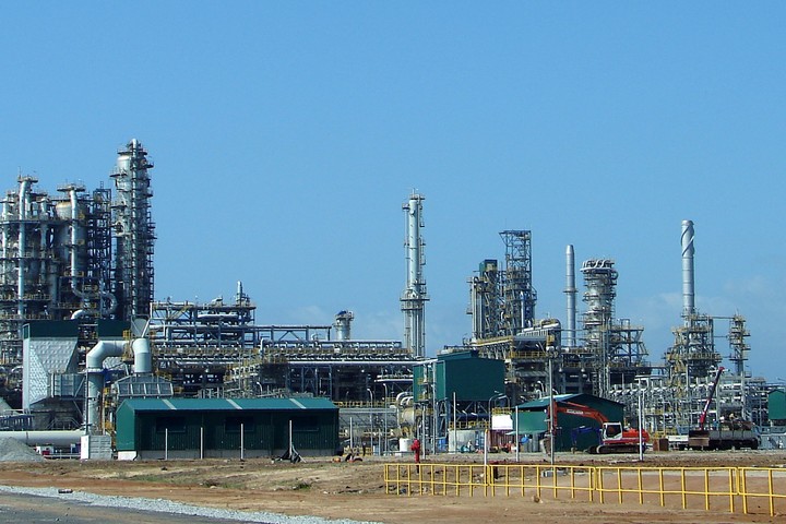 Nhà máy lọc dầu Dung Quất lãi gần 13000 tỷ sau 9 tháng  Kinh doanh