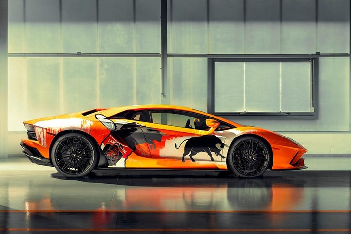 Khám phá niềm đam mê sáng tạo của bạn với việc vẽ siêu xe đỉnh cao như Lamborghini. Ngưỡng mộ sự hoàn hảo trong thiết kế và thể hiện tài năng của bạn khi bạn bắt đầu trổ tài vẽ một siêu xe hoàn mỹ đến từ những bức tranh sáng tạo của bạn.