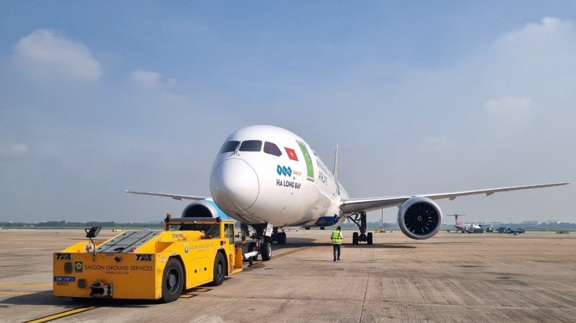 Sau Bamboo Airways, Him Lam lại lưu dấu với một doanh nghiệp hàng không khác, nhưng dưới mặt đất, lần này là SAGS.