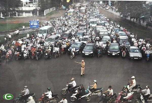 Hình Ảnh Đẹp Về Cảnh Sát Giao Thông, Những Khiến Cư Dân Mạng Xúc Động 12 *