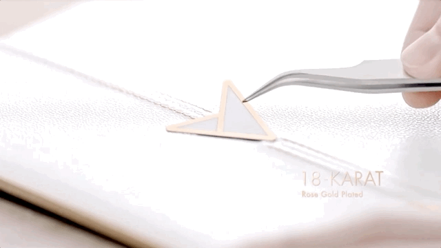 Asus ra mắt chiếc laptop được làm bằng vàng và da để kỉ niệm 30 năm ảnh 3