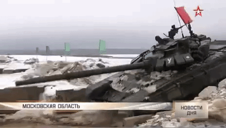 Tăng T-72 dũng mãnh vượt hào nước