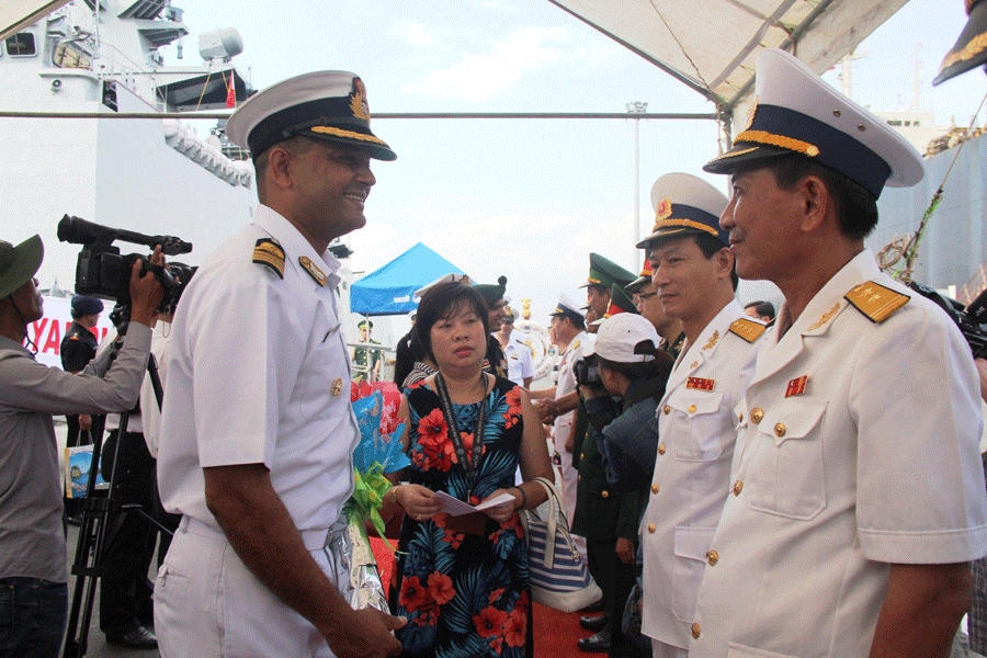 Hải quân Ấn Độ thăm và giao lưu với hải quân Việt Nam tại Đà Nẵng