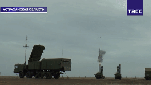 Tên lửa S-400 diễn tập bắn hạ tên lửa đạn đạo