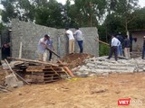 Lực lượng chức năng cưỡng chế công trình xây dựng trái phép tại khu vực Dự án Ga Đường sắt Đà Nẵng