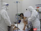 Các bác sỹ làm việc tại "tâm bão COVID-19" Bệnh viện Phổi Đà Nẵng