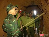 Lực lượng quân đội của Bộ Chỉ huy Quân sự TP Đà Nẵng lên phương án đánh sập các hầm vàng khai thác trái phép (Ảnh Bộ CHQS cung cấp)