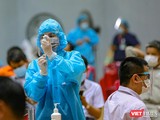 Lực lượng y tế Đà Nẵng tiêm vaccine phòng COVID-19 cho người dân