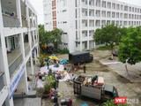 Lực lượng quân đội đang khẩn trương dọn dẹp để chuyển đổi ký túc xá thành bệnh viện dã chiến 2.000 giường ở Đà Nẵng