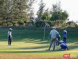 Các golfer chơi golf trên địa bàn
