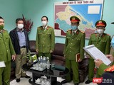 Cơ quan CSĐT Công an tỉnh Thừa Thiên Huế tống đạt khởi tố vụ án, khởi tố bị can, bắt tạm giam ông Hoàng Văn Đức - Giám đốc CDC Thừa Thiên Huế