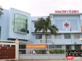 Lực lượng chức năng đã đưa nam thanh niên nhập cảnh trái phép vào cách ly tại Trung tâm y tế quận 9 (Ảnh: SYT)