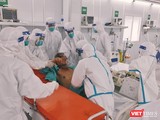 Chăm sóc bệnh nhân nặng tại Trung tâm Hồi sức Covid-19 Bệnh viện Việt Đức tại TP.HCM