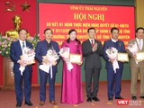 Bộ trưởng Bộ Thông tin và Truyền thông Nguyễn Mạnh Hùng tặng Kỷ niệm chương "Vì sự nghiệp Thông tin và truyền thông" cho Bí thư Tỉnh ủy Thái Nguyên Nguyễn Thanh Hải và 4 cá nhân.