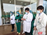 Các bác sĩ tại Bệnh viện Bệnh Nhiệt đới Trung ương cơ sở 2. Ảnh: Minh Thúy