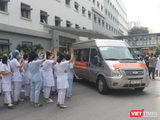 Đoàn 35 bác sĩ, điều dưỡng ở Bệnh viện Hữu Nghị lên đường vào TP. HCM chống dịch (Ảnh - Minh Thuý)