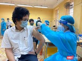 Học sinh được tiêm vaccine COVID-19 (Ảnh - Minh Thuý)