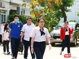 Thí sinh hoàn thành bài thi tổ hợp môn Khoa học Tự nhiên tại Trường THPT Gia Định (Quận Bình Thạnh)