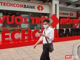 Techcombank chưa có kế hoạch chia cổ tức, giữ nguyên mục tiêu lợi nhuận 2021