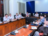 Ban Chỉ đạo phòng, chống dịch COVID-19 Trường Đại học Y Hà Nội họp đột xuất dưới sự chủ trì của GS. Tạ Thành Văn - Hiệu trưởng của Trường