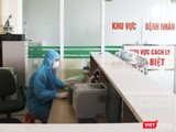 Nhân viên y tế trực cấp cứu tại bệnh viện (Ảnh - Minh Thuý)