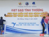 Sáng 20/4, 2 cây ATM gạo đặt tại trụ sở Thành đoàn Đà Nẵng đã chính thức hoạt động, góp phần chia sẻ khó khăn với người dân