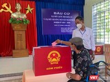 Cử tri Đà Nẵng đi bỏ phiếu bầu ra đại biểu Quốc hội và đại biểu HĐND TP (Ảnh Khánh Hưng)