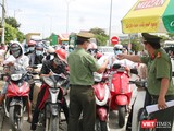 Người dân Quảng Nam từ Đà Nẵng trở về quê tại thời điểm áp dụng lệnh giãn cách xã hội khi dịch COVID-19 quay trở lại