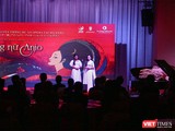 Hai danh ca soprano Đào Tố Loan và Bùi Thị Trang (vai Công nữ Anio) trình diễn một phân đoạn (màn thứ ba) trong Vở diễn mang tên Aria “Đàn bầu” tại buổi công bố