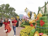 Linh vật mèo tại đường hoa xuân Đà Nẵng Tết Quý Mão