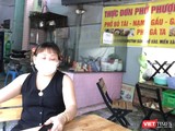 Bà Như Phượng, chủ quán Phở Phượng Huỳnh ở đường Phú Thuận (Quận 7), dự báo tình hình kinh doanh khó khả thi. Ảnh: HB