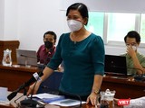 Chánh Văn phòng Sở Y tế TP.HCM Nguyễn Thị Huỳnh Mai trả lời về việc ngưng tiêm vắc xin Pfizer lô FK0112. Ảnh: Khang Minh
