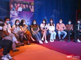 Một buổi giao lưu của nghệ sĩ, diễn viên với khán giả sau vở diễn tại sân khấu 5B Võ Văn Tần
