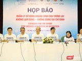 Các chuyên gia y tế chia sẻ về kháng thuốc kháng sinh tại buổi họp báo trước thềm lễ mít tinh.