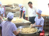 Chi Cục An toàn vệ sinh thực phẩm Hà Nội kiểm tra an toàn thực phẩm tại huyện Đông Anh.