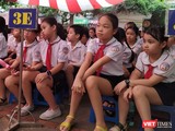 Nhiều người dân cho rằng cho học sinh nghỉ đến hết tháng 3 sẽ ảnh hưởng học tập, đặc biệt với các em cuối cấp. Ảnh minh họa: Anh Lê