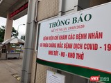Thông báo khám bệnh cho bệnh nhân tại Bệnh viện Bệnh Nhiệt đới Trung ương (ảnh: Minh Thúy)