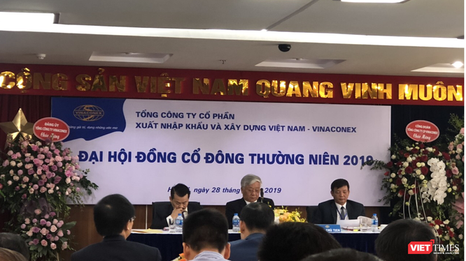 Chủ tịch Vinaconex Đào Ngọc Thanh phát biểu tại ĐHĐCĐ thường niên 2019 (Ảnh: VT) 