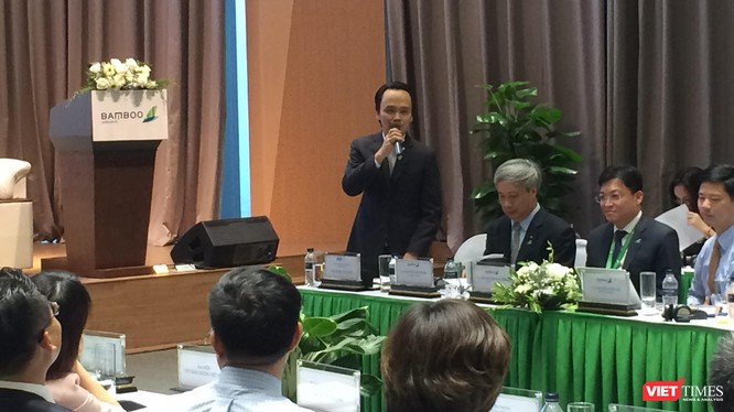 Ông Trịnh Văn Quyết chia sẻ tại buổi tọa đàm (Ảnh: VT)